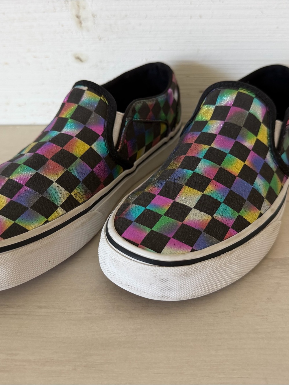 VANS Unisex Multicolor Iridescent Checkerboard Classic Slip-On Sneakers Size 6.5